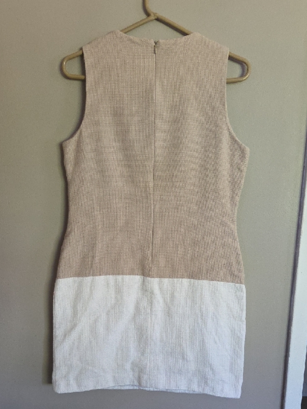 Michael Kors Beige and White Sleeveless Colorblock Shift Dress - Picture 2 of 8